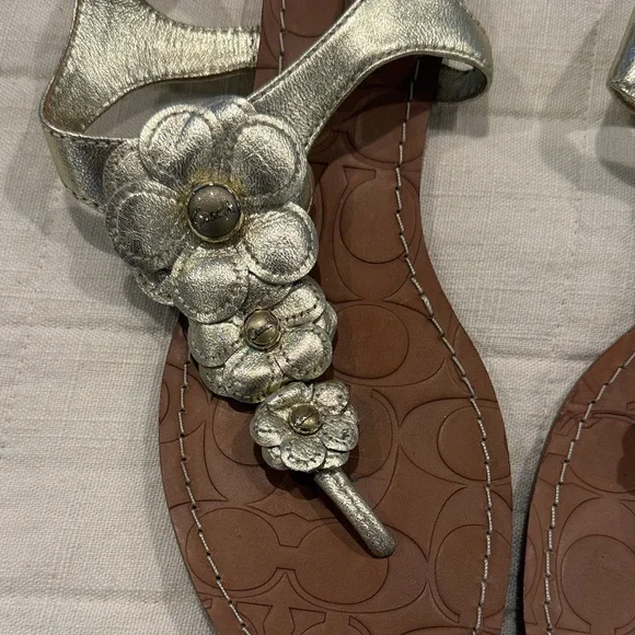 Coach Metallic Floral Sandals women’s size 8.5 - Picture 2 of 10